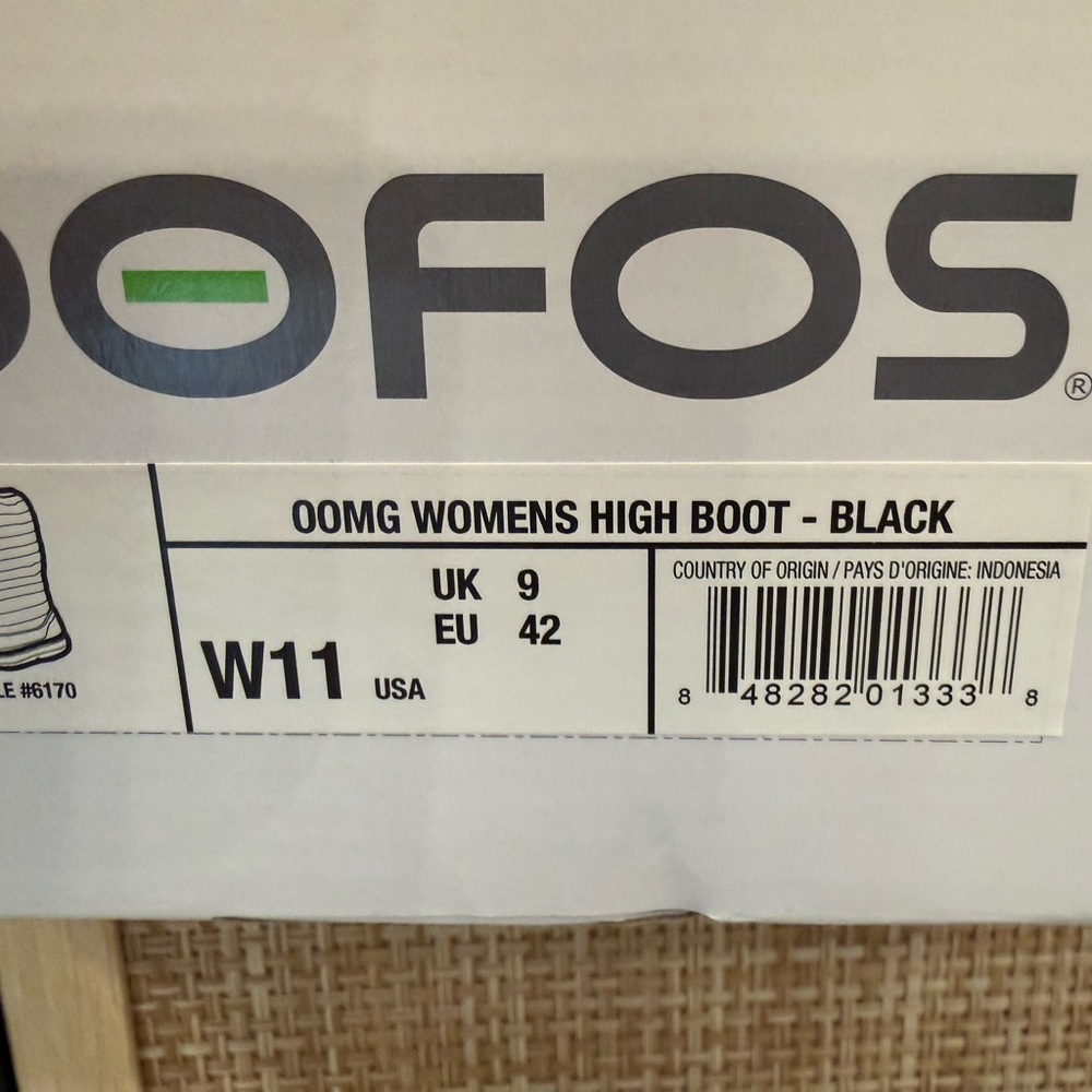 OOFOS Women's OOMG High Boot - Black
